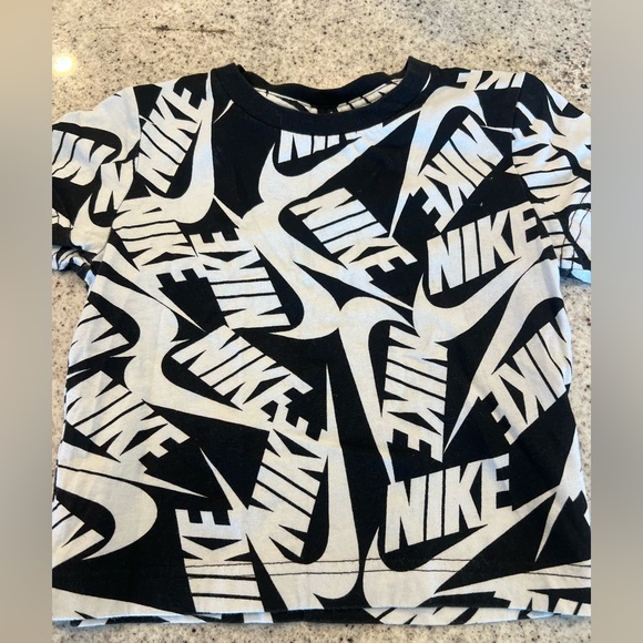 Nike Shirt toddler boy 2T - Picture 2 of 3